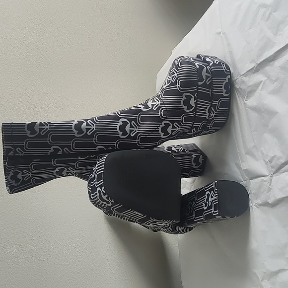 ❌Supreme Black Floral Print Platforms - Picture 9 of 10